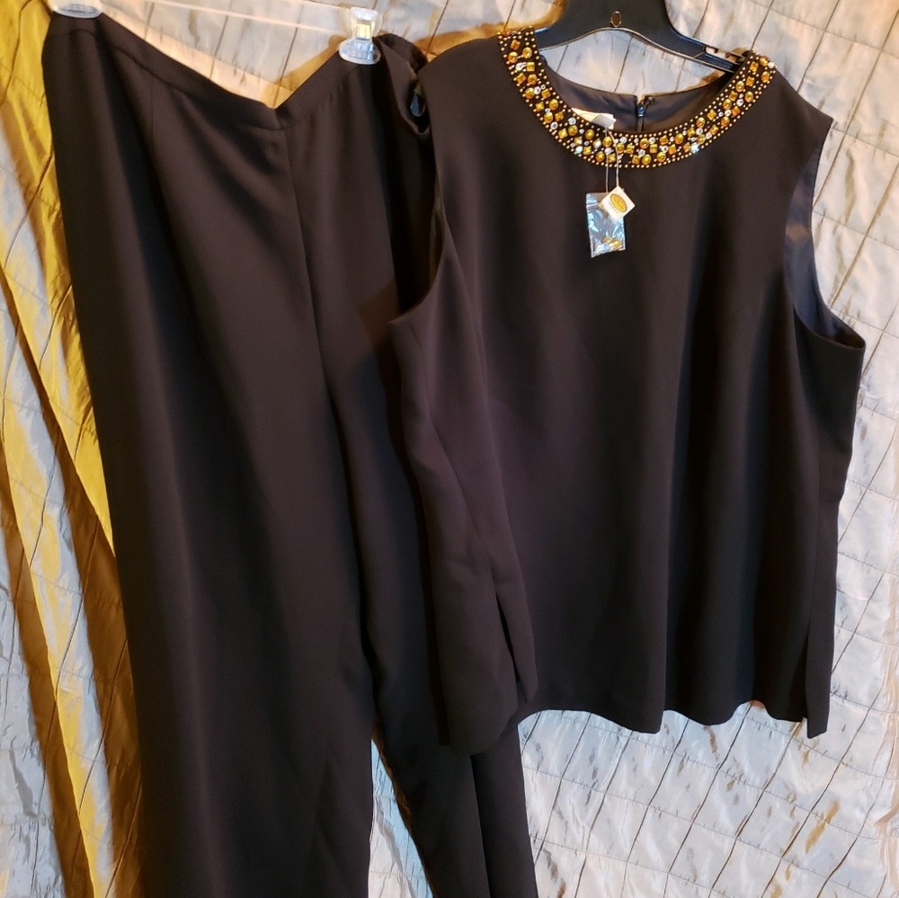 Pant suit